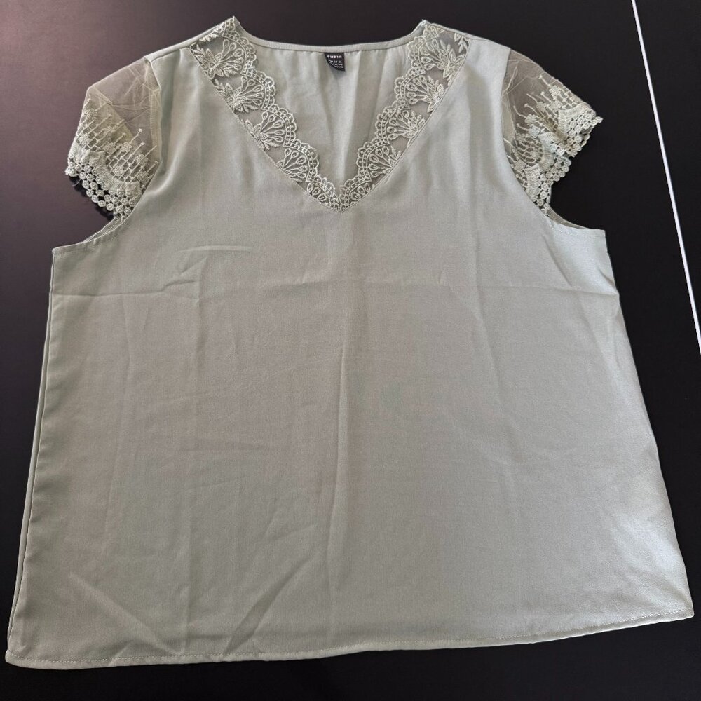 Shein Sage Green Lace Trim Blouse โ Size L - Picture 1 of 6